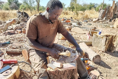 Gìn giữ, phát triển nghề điêu khắc gỗ ở Namibia